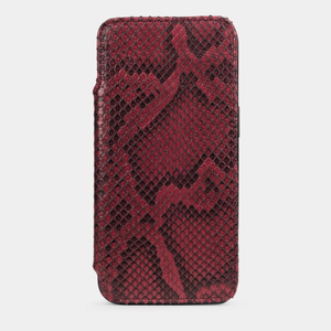 Чехол кожаный Benoit для iPhone 15 Pro Max малинового цвета