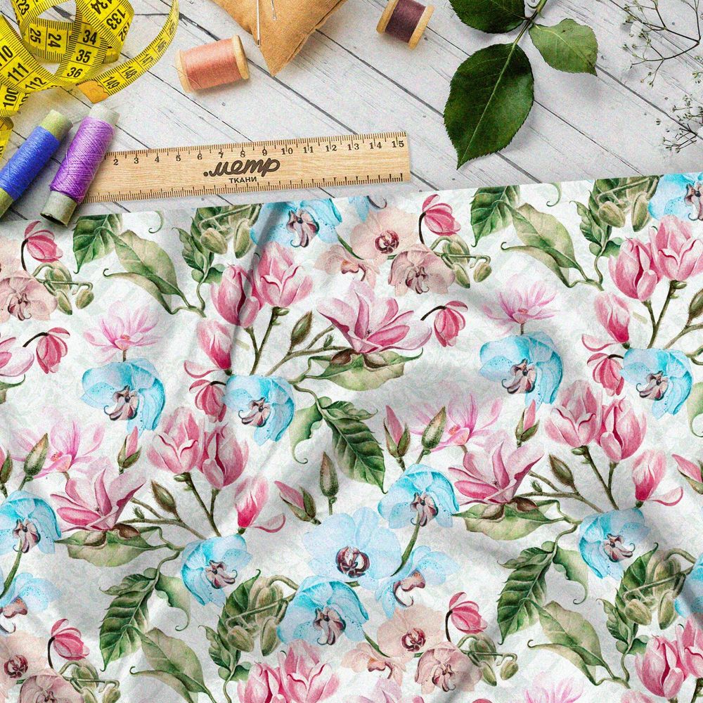 Ткань штапель насыщенные небольшие цветы на бежевом фоне