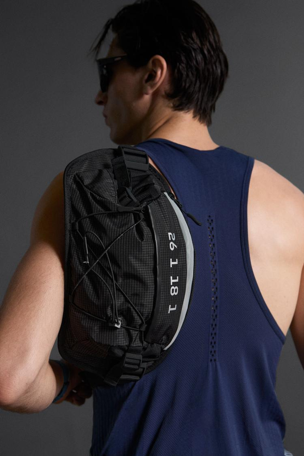 ZARA ПОЯСНАЯ СУМКА ИЗ НЕЙЛОНА, АНТРАЦИТОВО-СЕРЫЙ