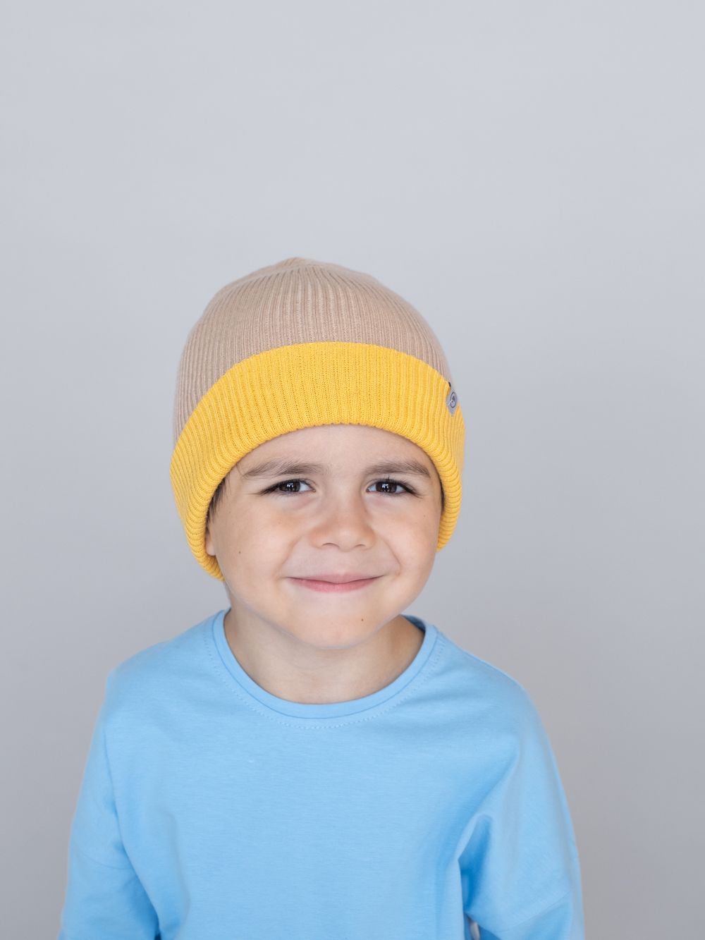 Шапка вязаная хлопковая ТВИНС(Мед, сандал)