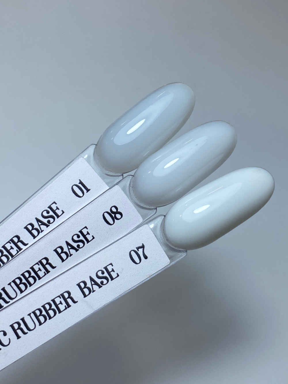 Луи Филипп, База камуфлирующая Rubber Base Basic № 01 (15 мл)
