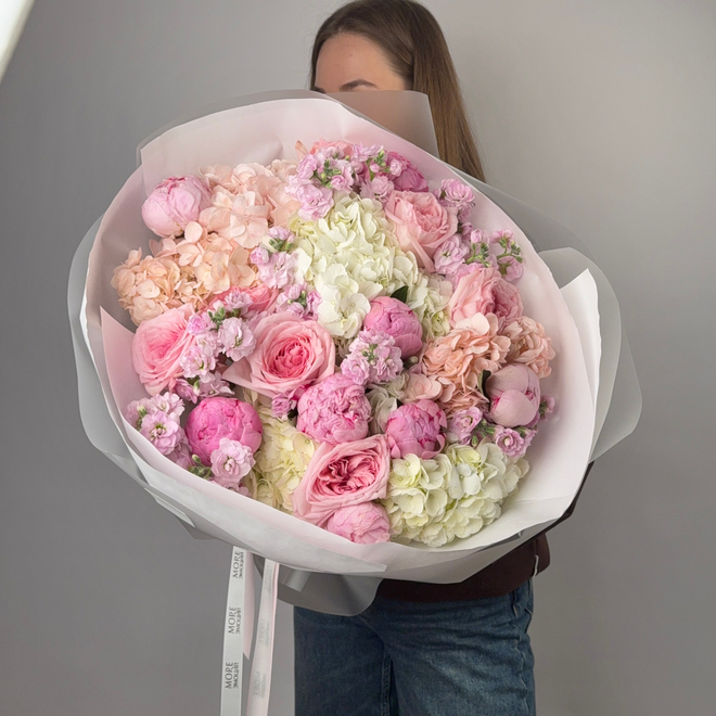 Букет с пионами “Розовая весна”