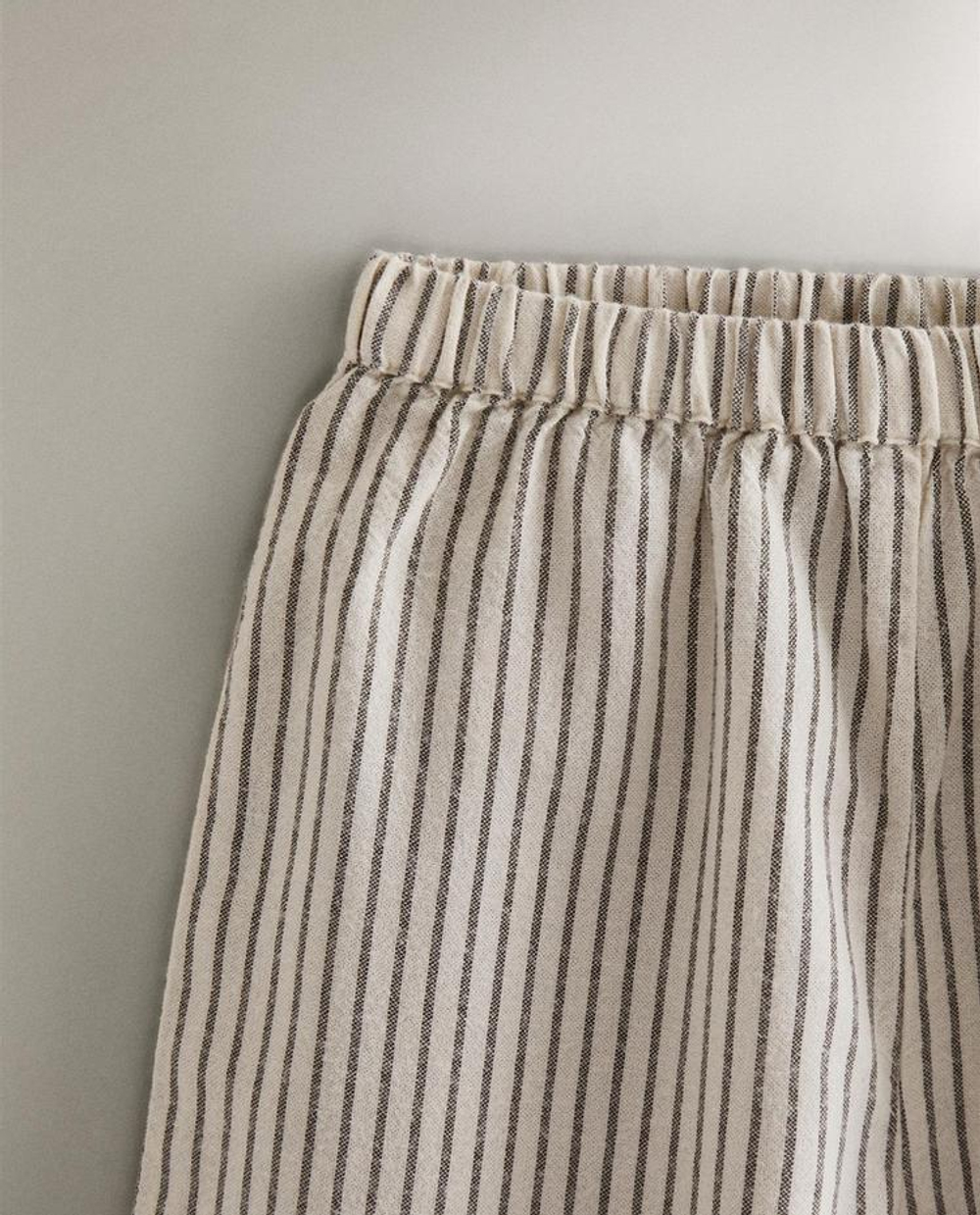 ZARA HOME ДЕТСКАЯ ПИЖАМА С РОЖДЕСТВЕНСКОЙ ВЫШИВКОЙ, ЖЕЛТОВАТО-БЕЛЫЙ