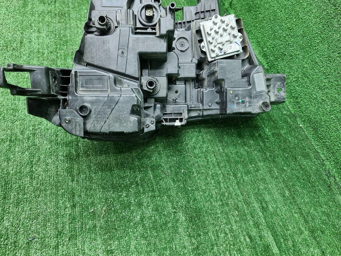 Фара левая Chevrolet Tahoe 5 (2020-н.в.) LED