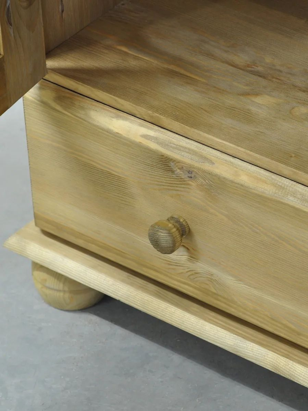 Шкаф витрина Бритта однодверная стеклянная, бейц