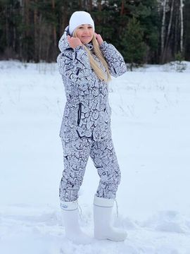 Зимние женские спортивные костюмы: прогулки и отдых будут в радость