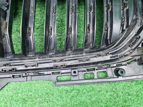 Решетка радиатора Geely Monjaro (2021-н.в.)