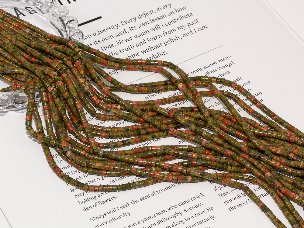 Нить бусин из унакита 3,3мм ("таблетка")