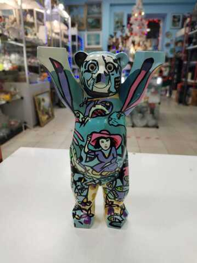Фигурка в стиле граффити. Statuette Graffiti. Медведь.