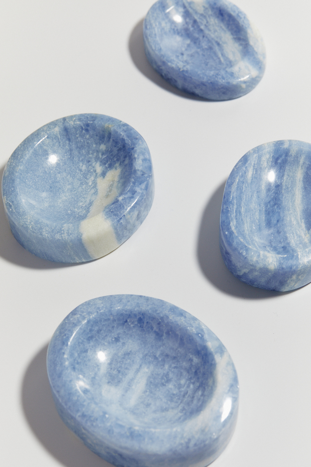 Тарелочка из голубого кальцита