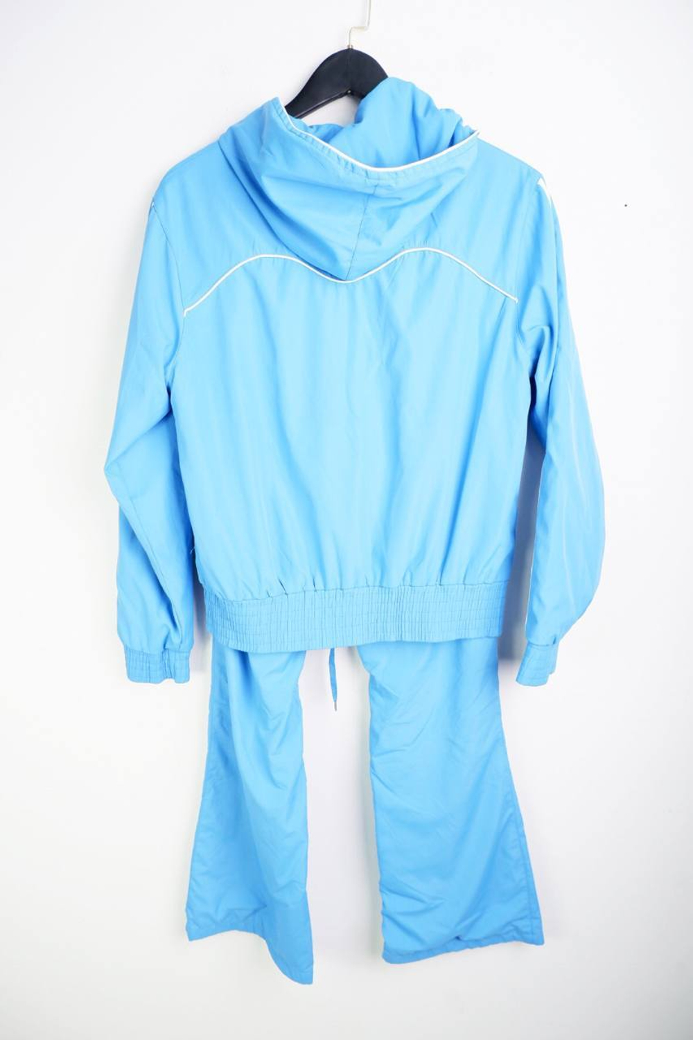 Костюм спортивный, визуально на 46 размер