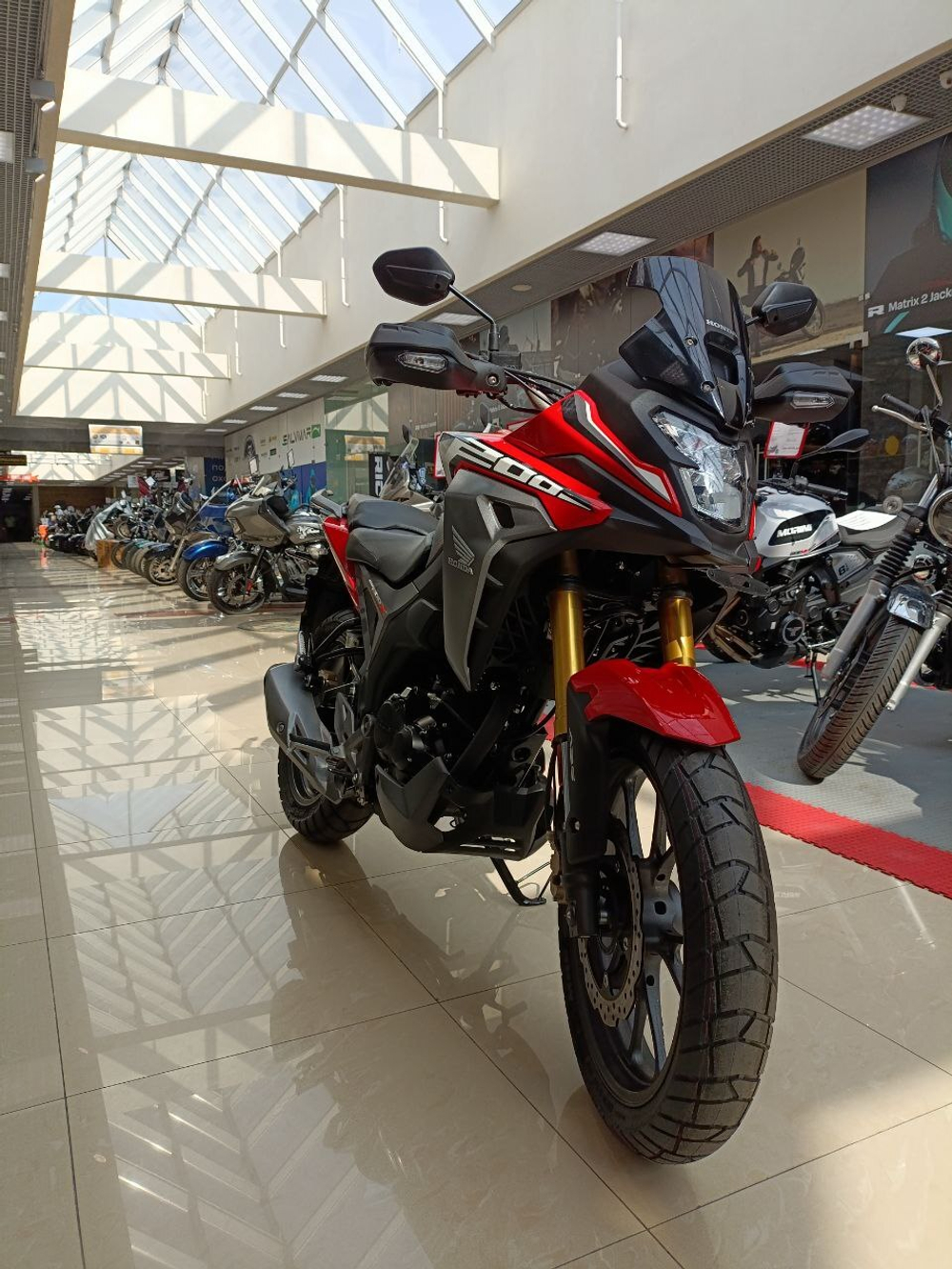 Мотоцикл Honda CB200X