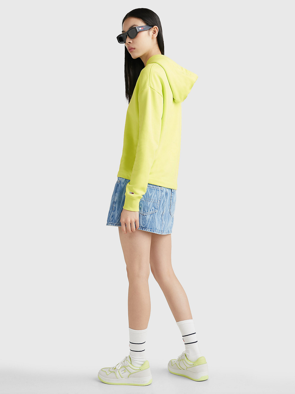 Худи женское TOMMY JEANS BXY ESSENTIAL LOGO 1 HOODIE