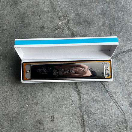 SW24 Губная гармошка тремоло Swan