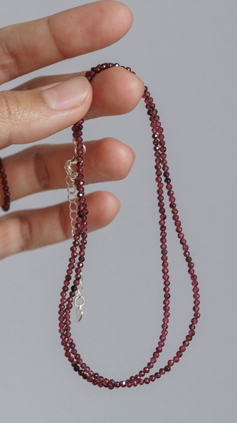 Цепочка "Memo about Soulmate" тонкая из граната с удлинителем 47-54 см