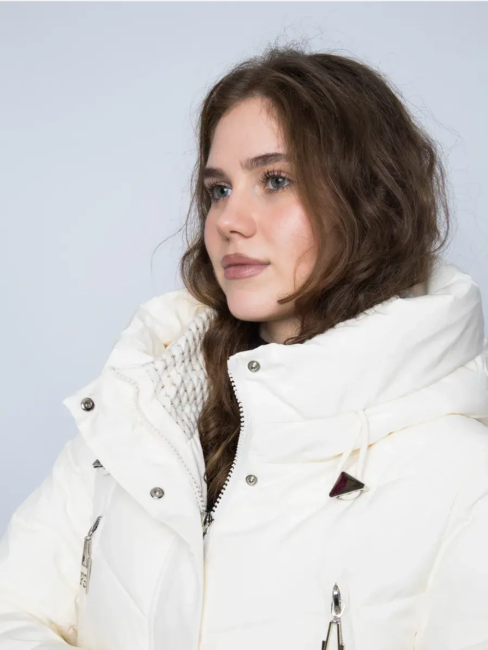 Куртка зимняя удлиненная с капюшоном