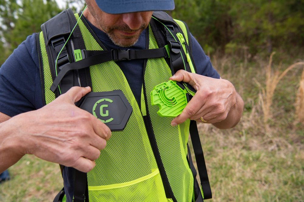 Триммер аккумуляторный Greenworks TB201H, Арт. 2112407, 82V, 2,0 кВт, 46 см, c трехлопастным ножом и кусторезом, бесщеточный, без АКБ и ЗУ