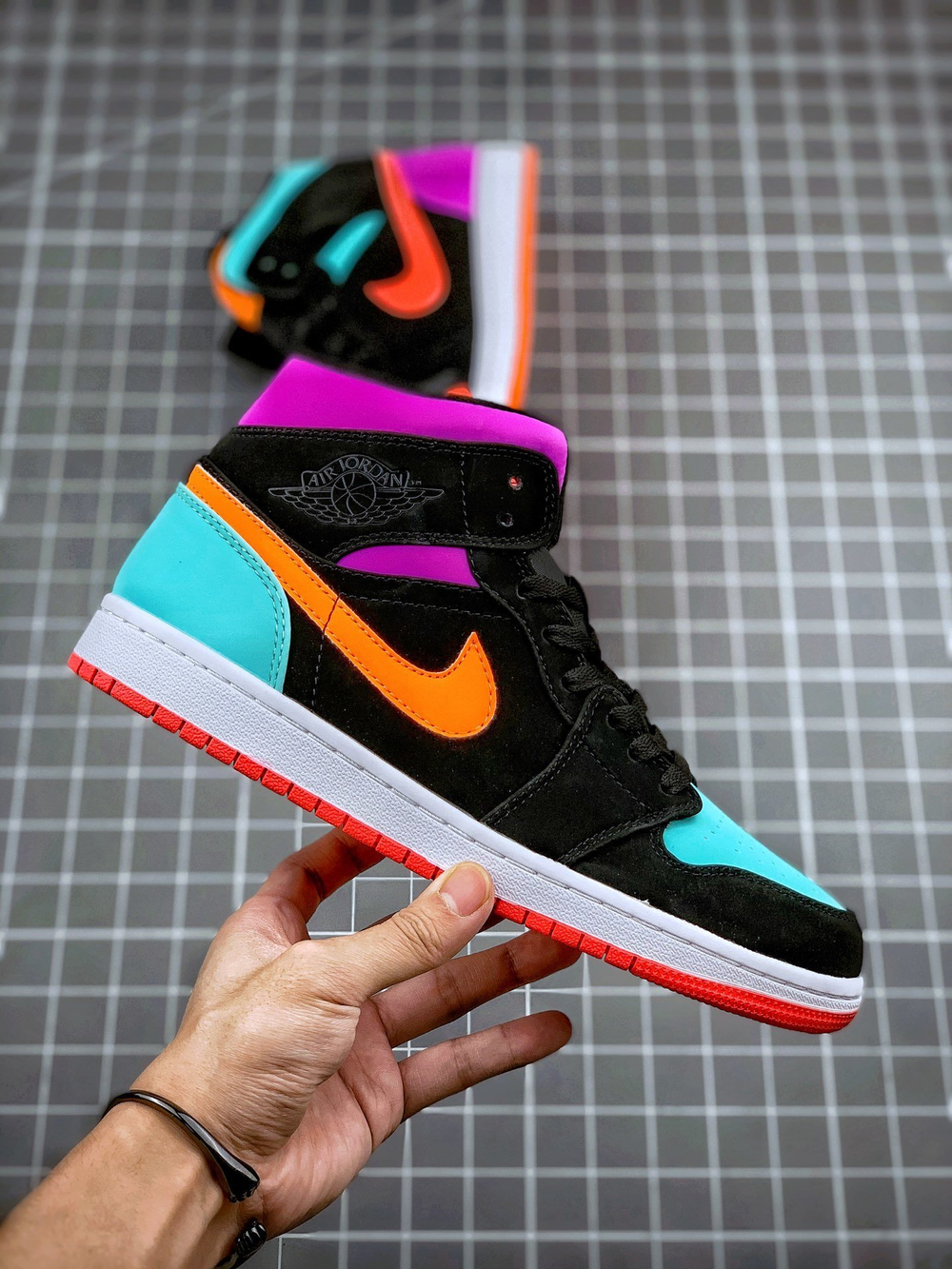 AIR JORDAN 1 MID GS CANDY BLACK/TOTAL ORANGE/MULTI-COLOR