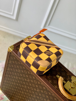 Louis Vuitton Chess Messenger