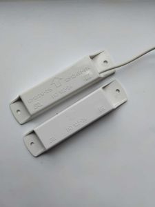 Извещатель охранный точечный магнитоконтактный ИО 102-26 исп.00 "Аякс"