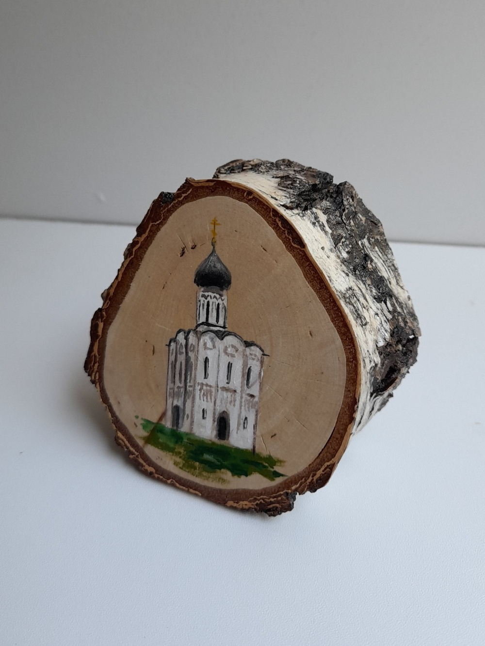 Панно миниатюры на подставке. Рисунки на спилах дерева