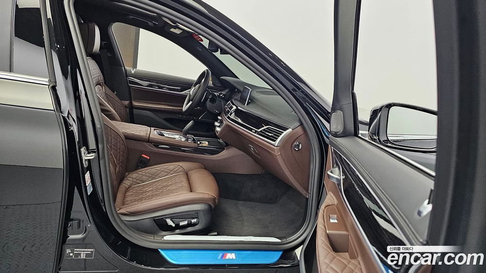 BMW 7 Series (G11) 740Li xDrive M Sports (09.2019)