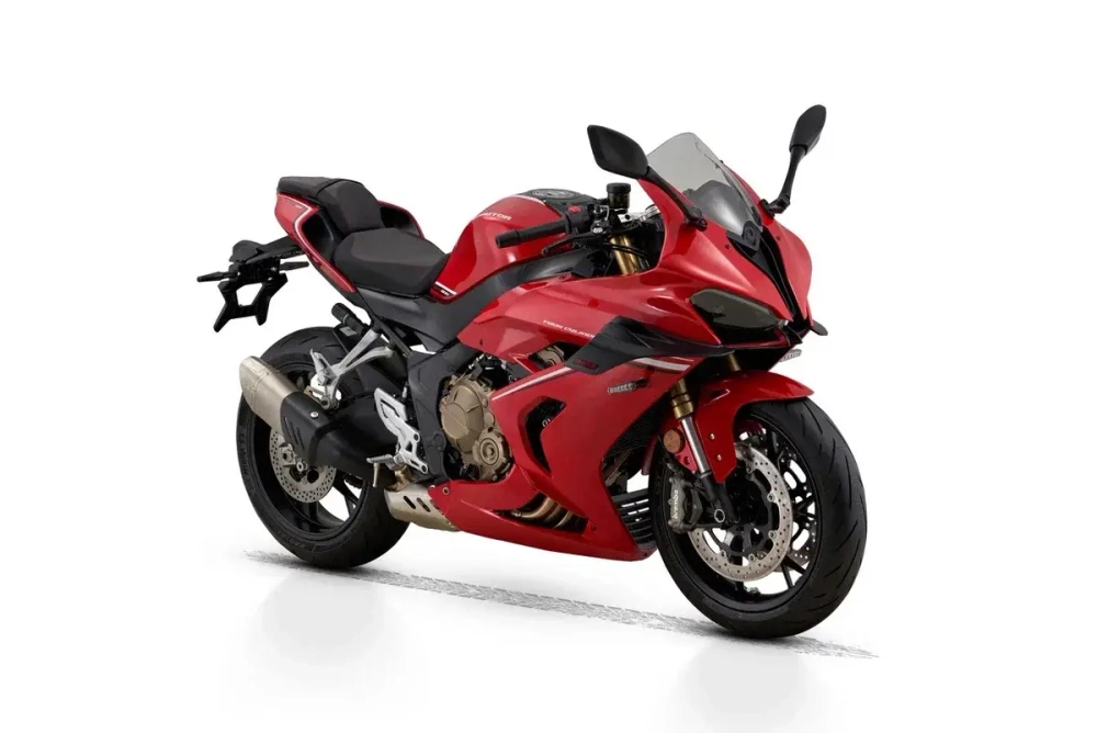 QJMotor SRK 800 RR