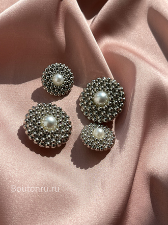 Пуговицы серебряные объемные с жемчугом