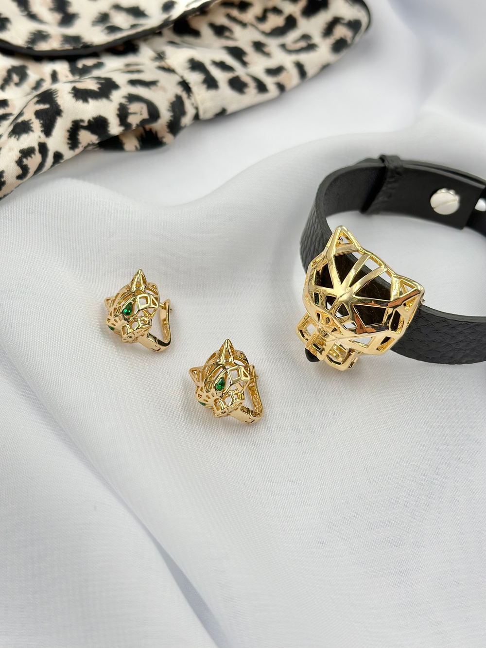 Серьги леопарды на английском замке, оттенок золото.