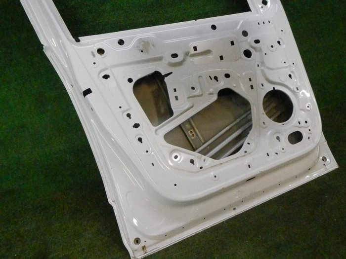 Дверь передняя левая Peugeot 3008 2 (2016-н.в.)