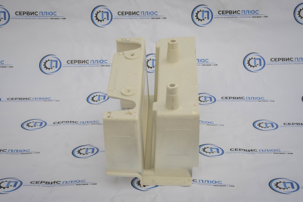 Декоративная накладка левой подножки SHACMAN