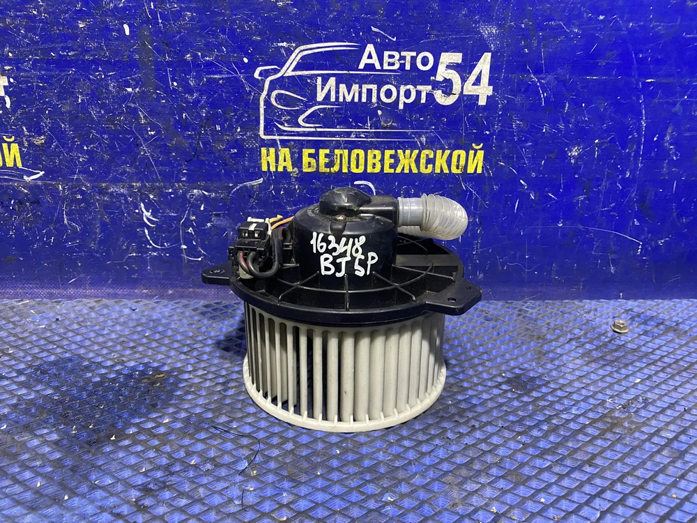 Моторчик печки MAZDA FAMILIA 1998-2008