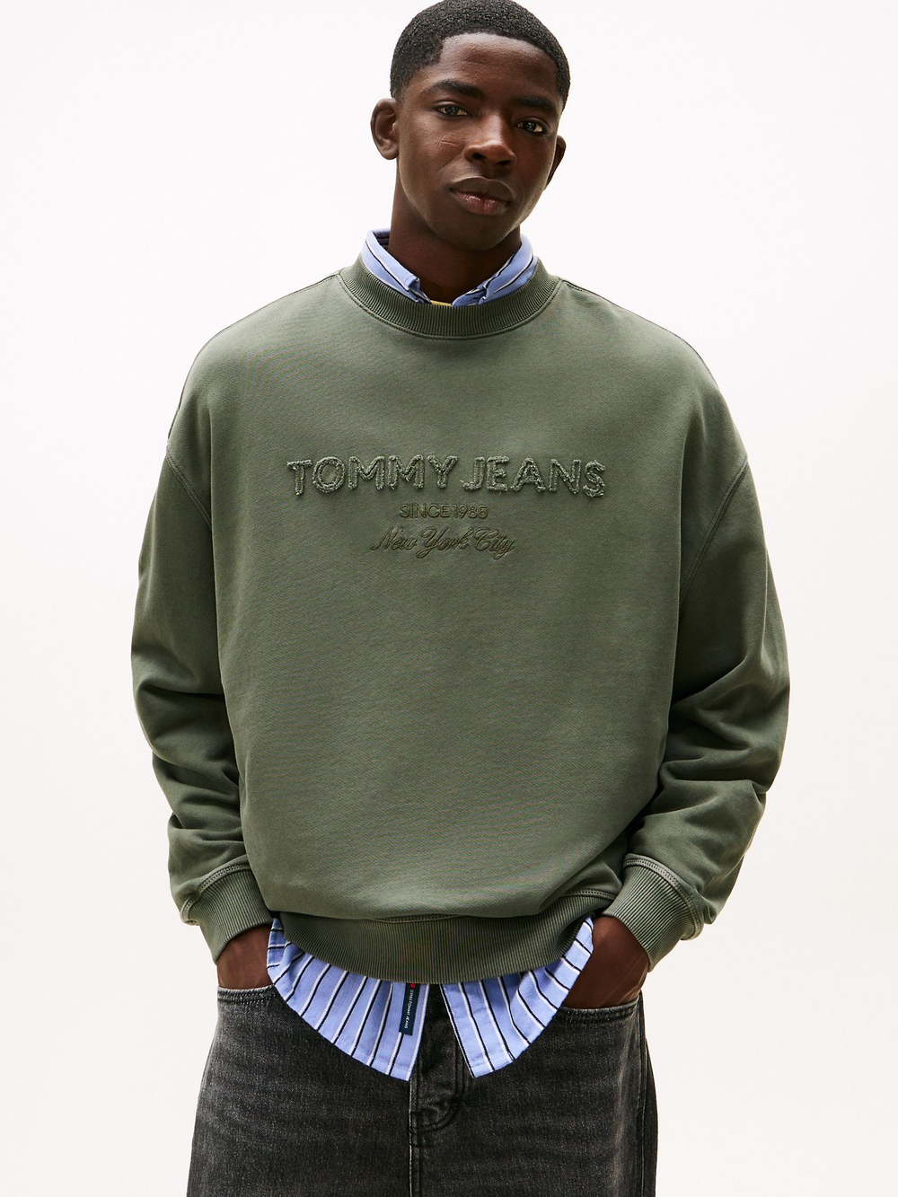 Свитшот Tommy Jeans Garment-Dyed Dark Greenery