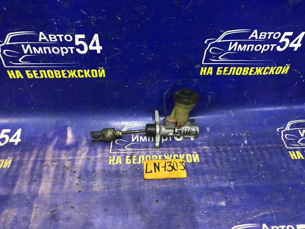 Главный цилиндр сцепления TOYOTA HILUX SURF 1992