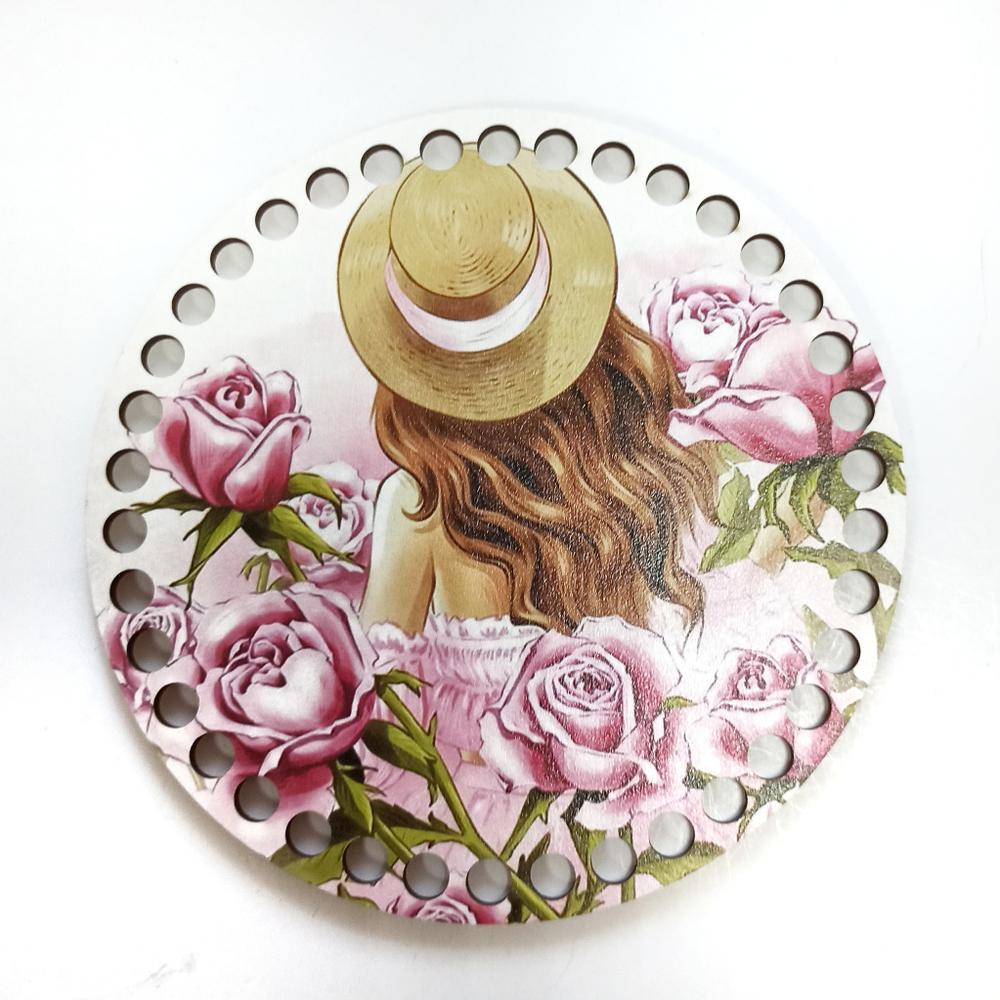 Девушка с розами