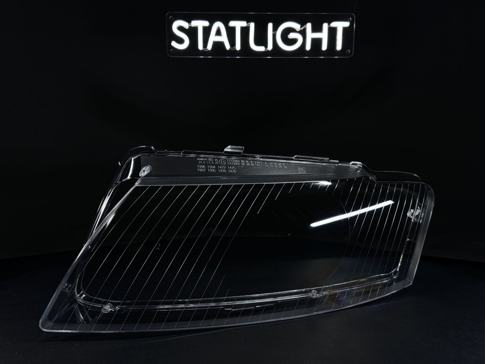 Левое стекло фары AUDI A8 D3 2004-2009
