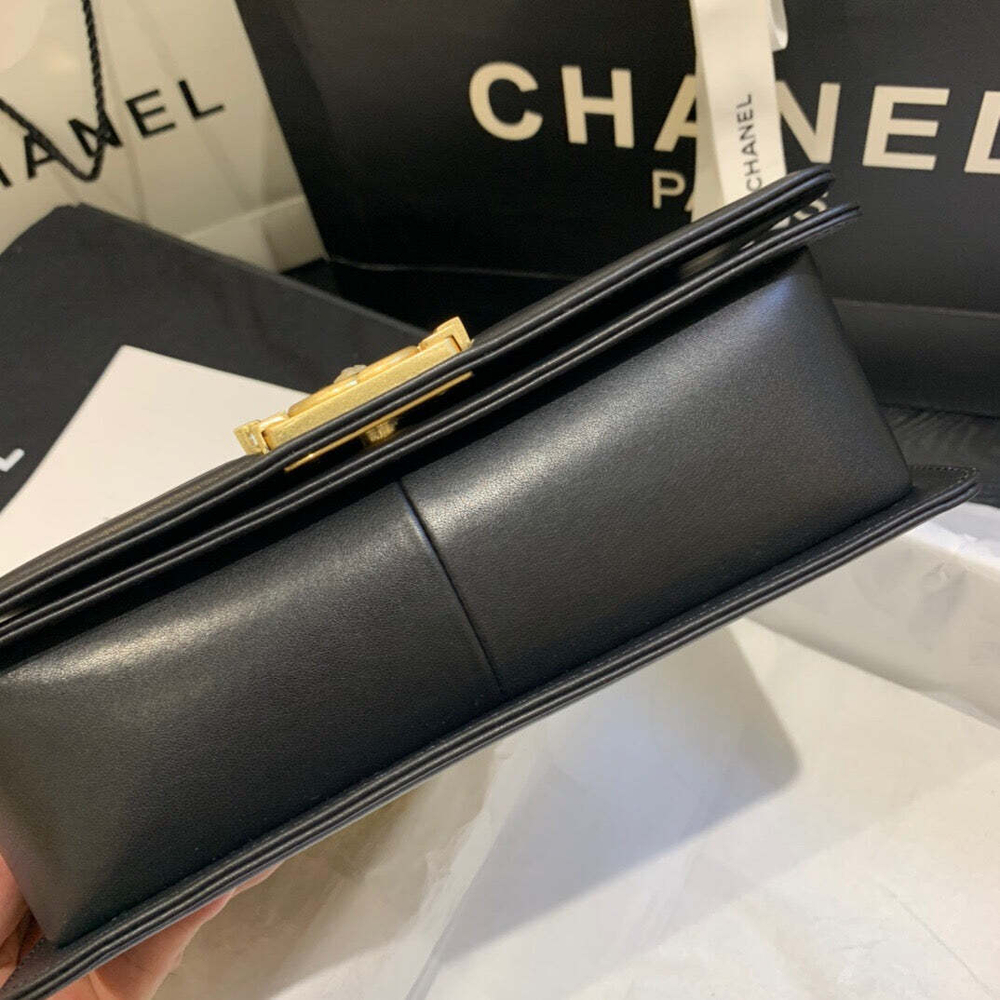 Chanel Boy 25 cm