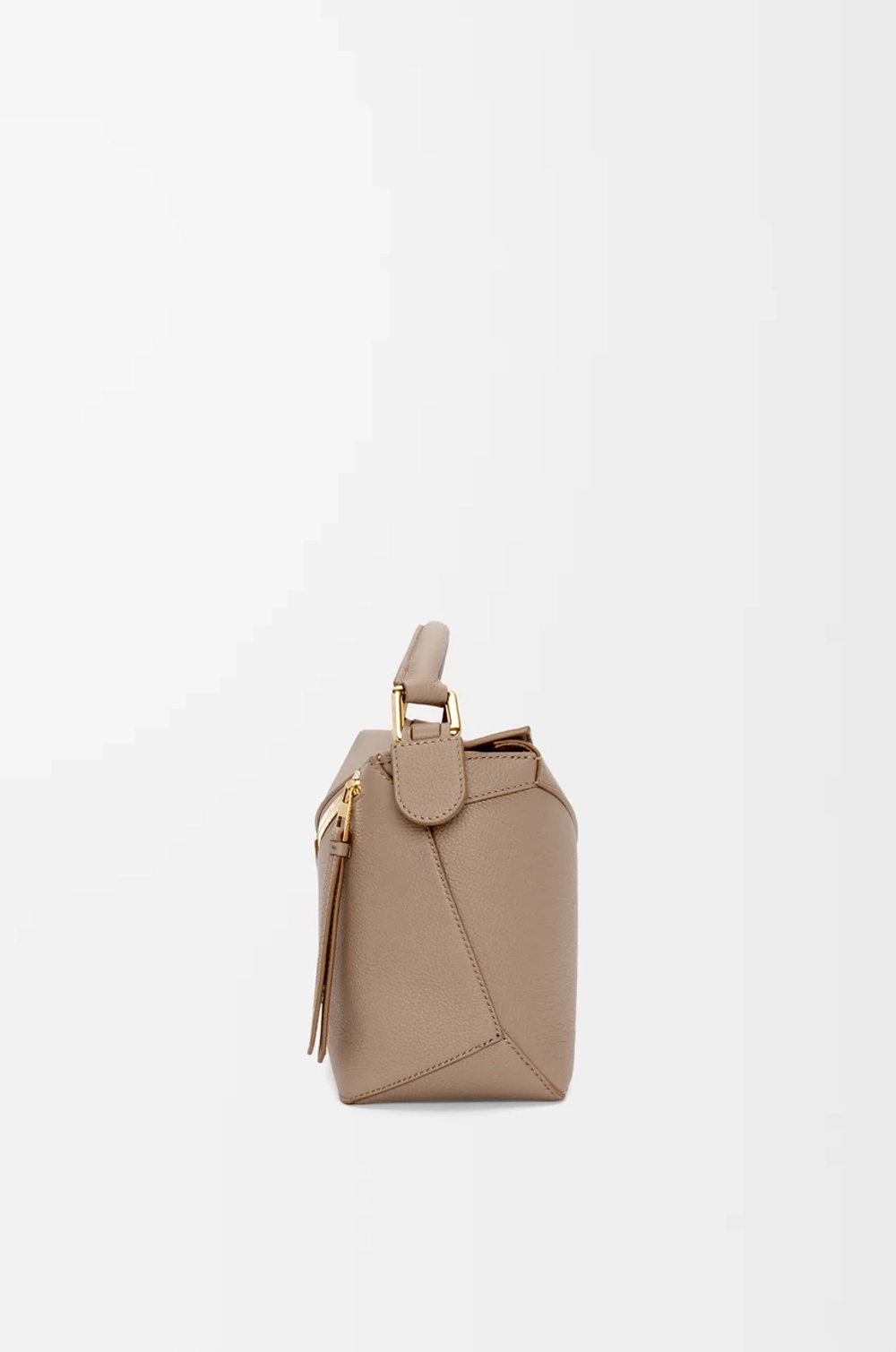 Loewe Маленькая сумка Puzzle Edge из мягкой зернистой телячьей кожи, песочный