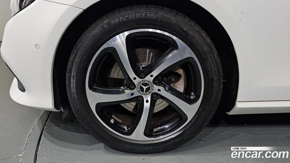 Mercedes-Benz E-Class W213 E250 Avangarde (05.2020)