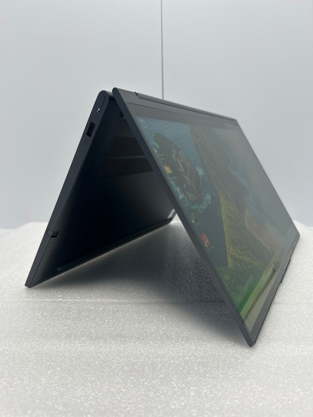 Ноутбук-трансформер игровой Lenovo Yoga 9 15IMH5 (82DE0026RU) 15.6"/Intel Core i7 10750H /RAM 16GB/SSD 512GB/NVIDIA GeForce GTX 1650 Ti 4 ГБ/1920х1080/IPS/Windows11/Подсветка кл-ры: LED/черный