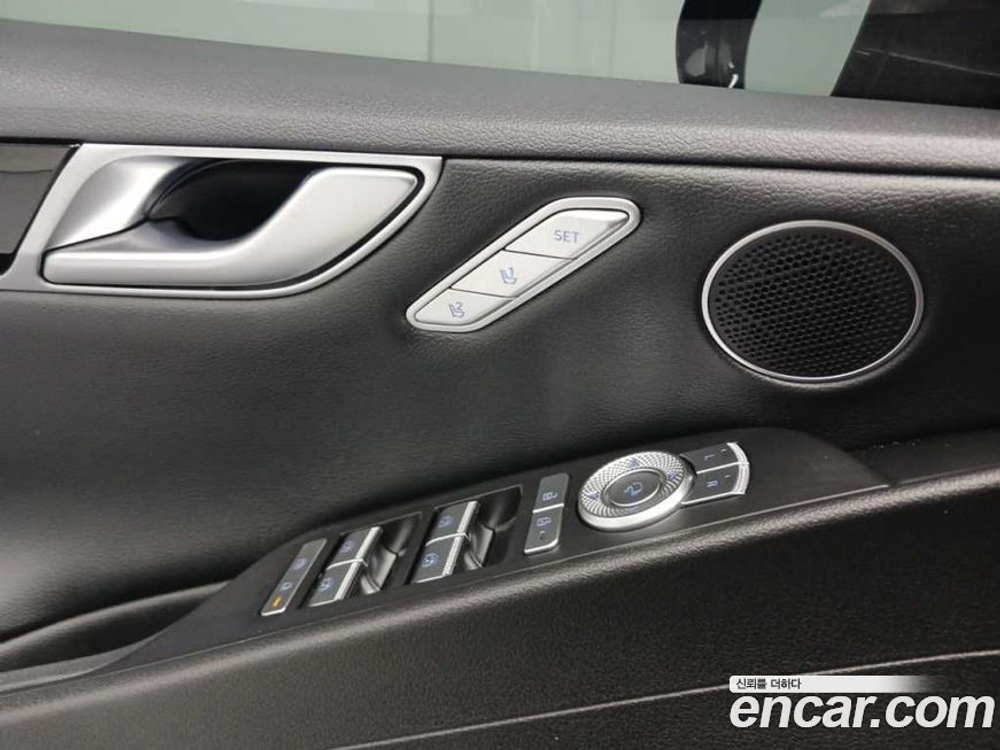 Genesis G80 (RG3) Бензин 2.5 Turbo 2WD (10.2021)