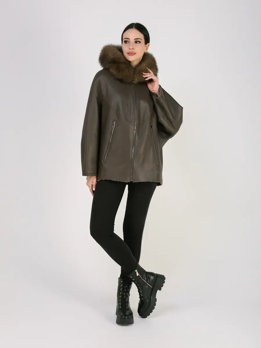 Дубленка зимняя натуральная с капюшоном оверсайз