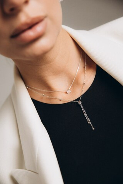 Колье "QUIET LUXURY" с шариками и алмазными гранями в серебре