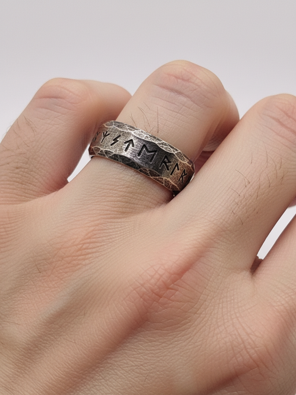 Кольцо с рунами. Сталь