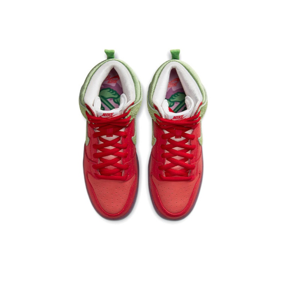 Кроссовки Nike SB Dunk High 'Strawberry Cough' CW7093-600