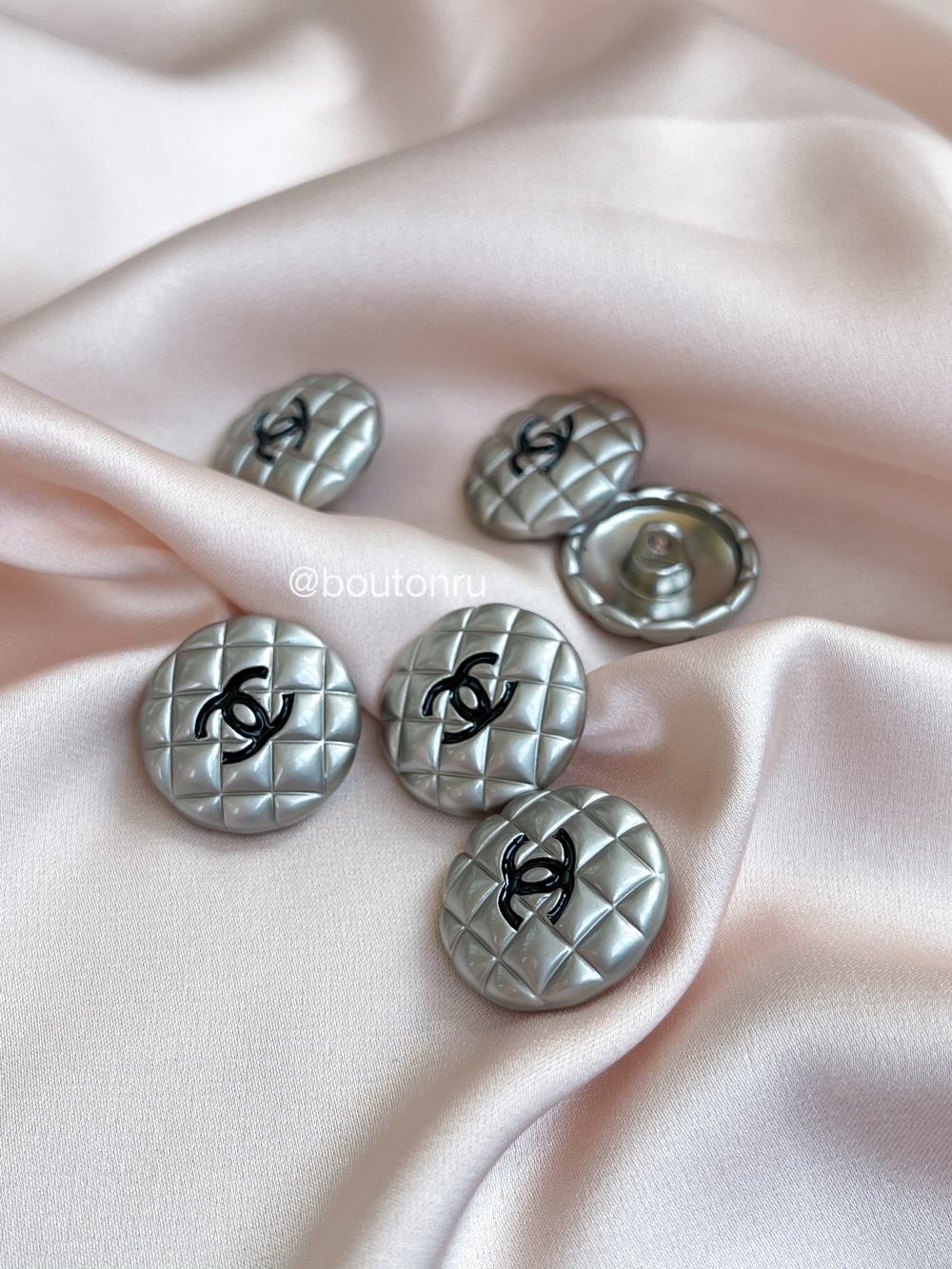 Пуговицы Шан. Серебро Стеганные