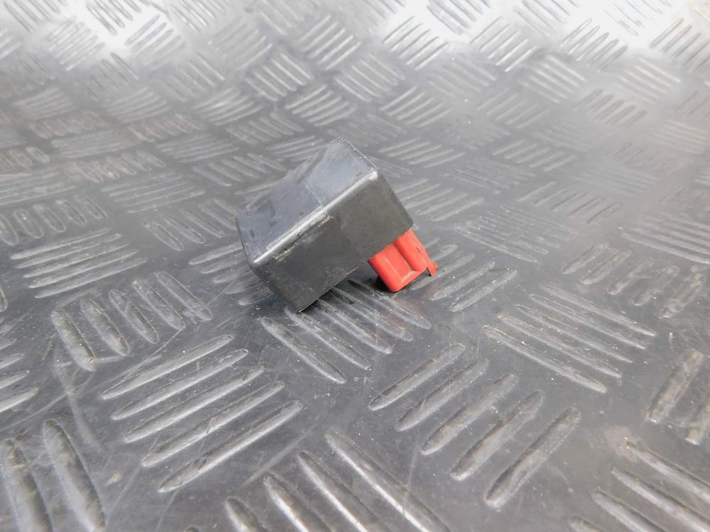 Реле топливного насоса Kawasaki ZZR 400 98 053103