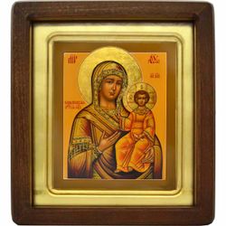 Смоленская икона Божией Матери писаная, в киоте.