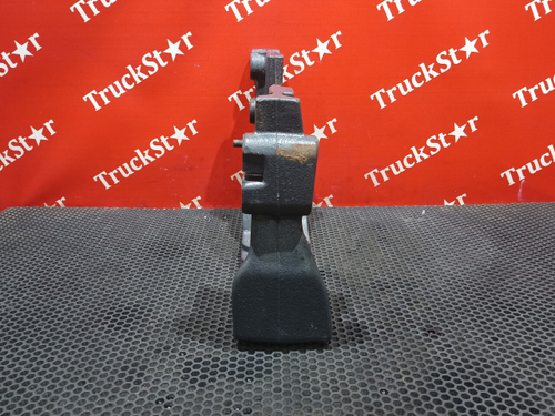 Кронштейн брызговика левого 2021г.