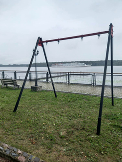 Монтаж уличных качелей Sv Sport